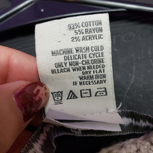 American rag boho, tassel sweater size medium - Picture 7 of 7